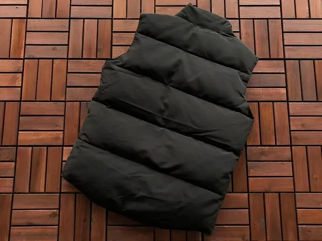 Canada Goose Vests Quilted stand-collar puffer vest product detail image 3
