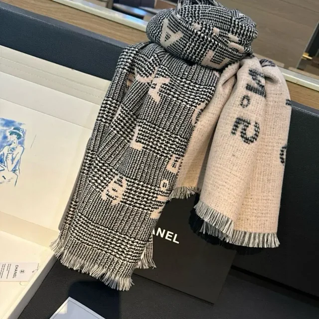 Chanel Scarves CC logo knit scarf product detail image 10