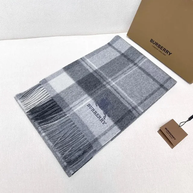 Burberry Scarves Fringed plaid scarf product detail image 2