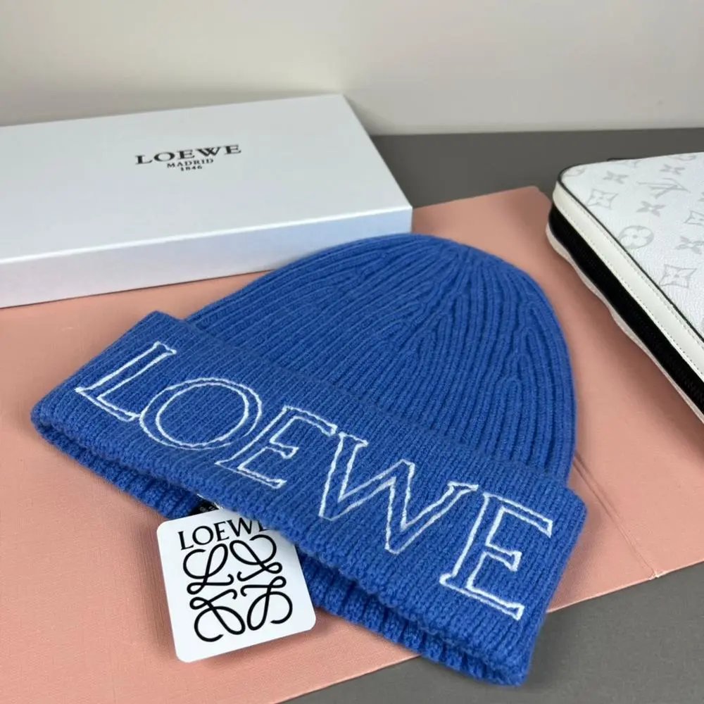 Loewe Hats Rib-knit logo beanie — Style 3