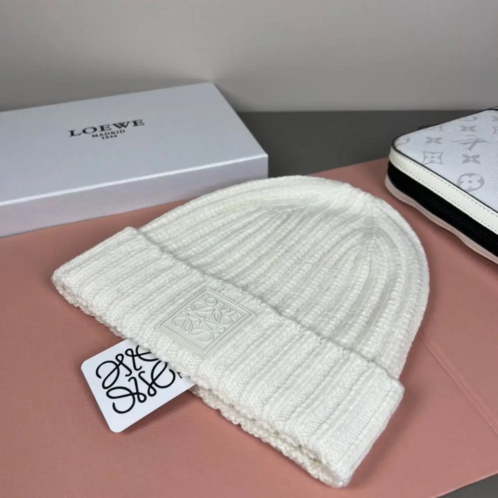 Loewe Hats Rib-knit logo beanie — Style 14