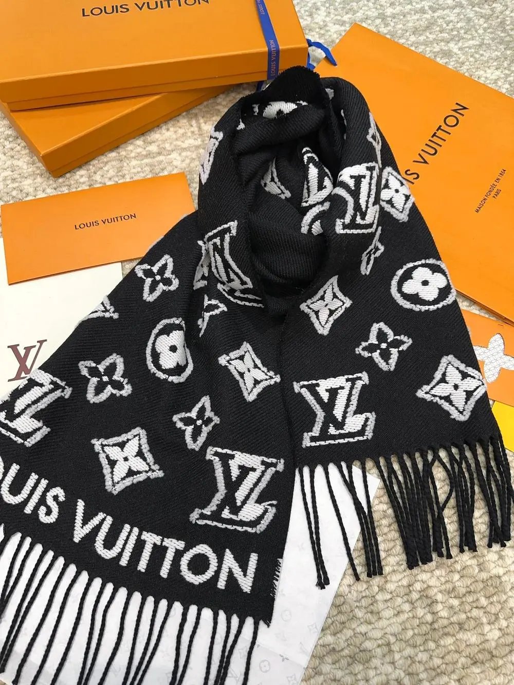 Louis Vuitton Scarves LV Logo Scarf image 9