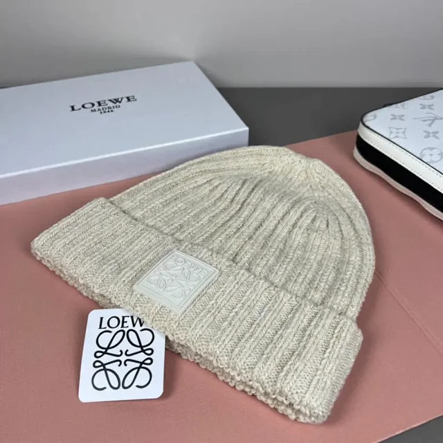 Loewe Hats Rib-knit logo beanie product detail image 5