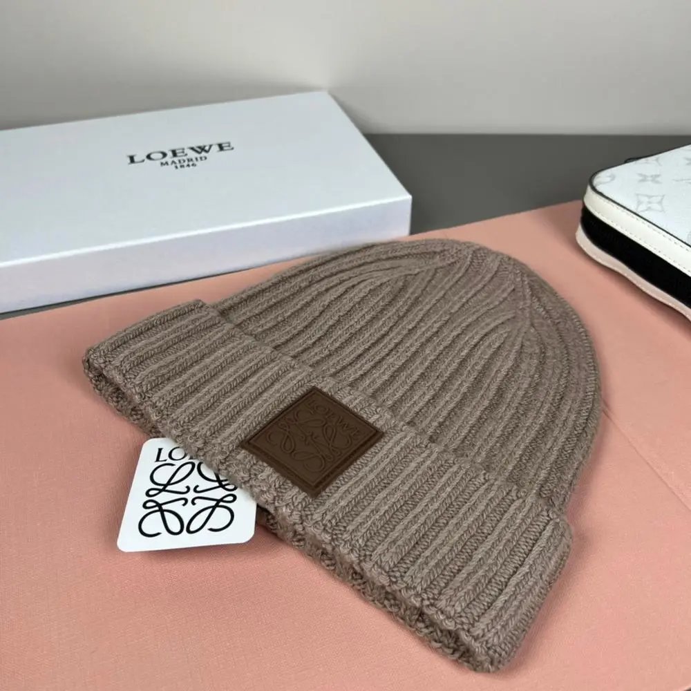 Loewe Hats Rib-knit logo beanie — Style 10