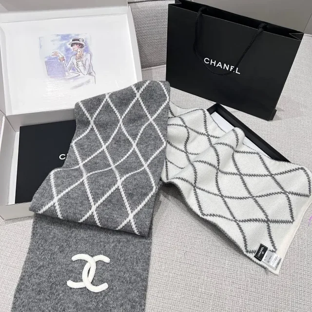 Chanel Scarves Logo Knit Fringe Scarf product detail image 9