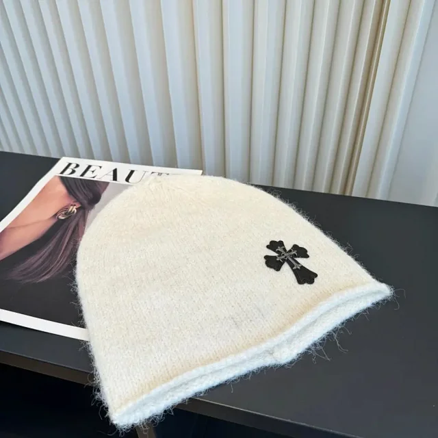 Unbranded Hats Knitted beanie with cross appliqué product detail image 5