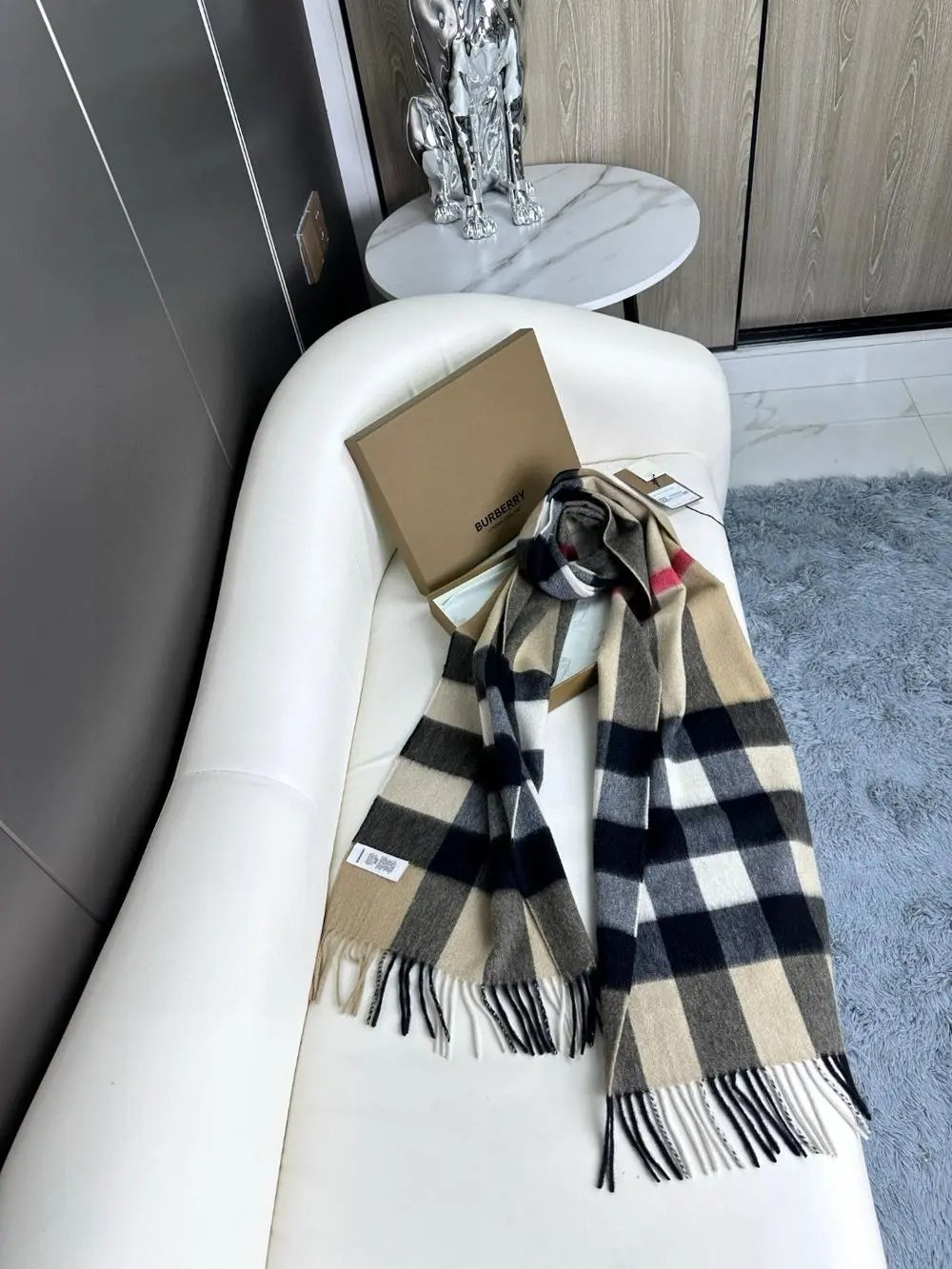 Burberry Scarves Fringed check scarf image 10