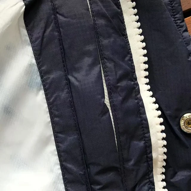 Canada Goose Vests Quilted padded stand-collar snap-front vest product detail image 11