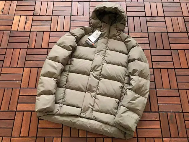 Woolrich Down Jackets Hooded quilted puffer jacket product detail image 2