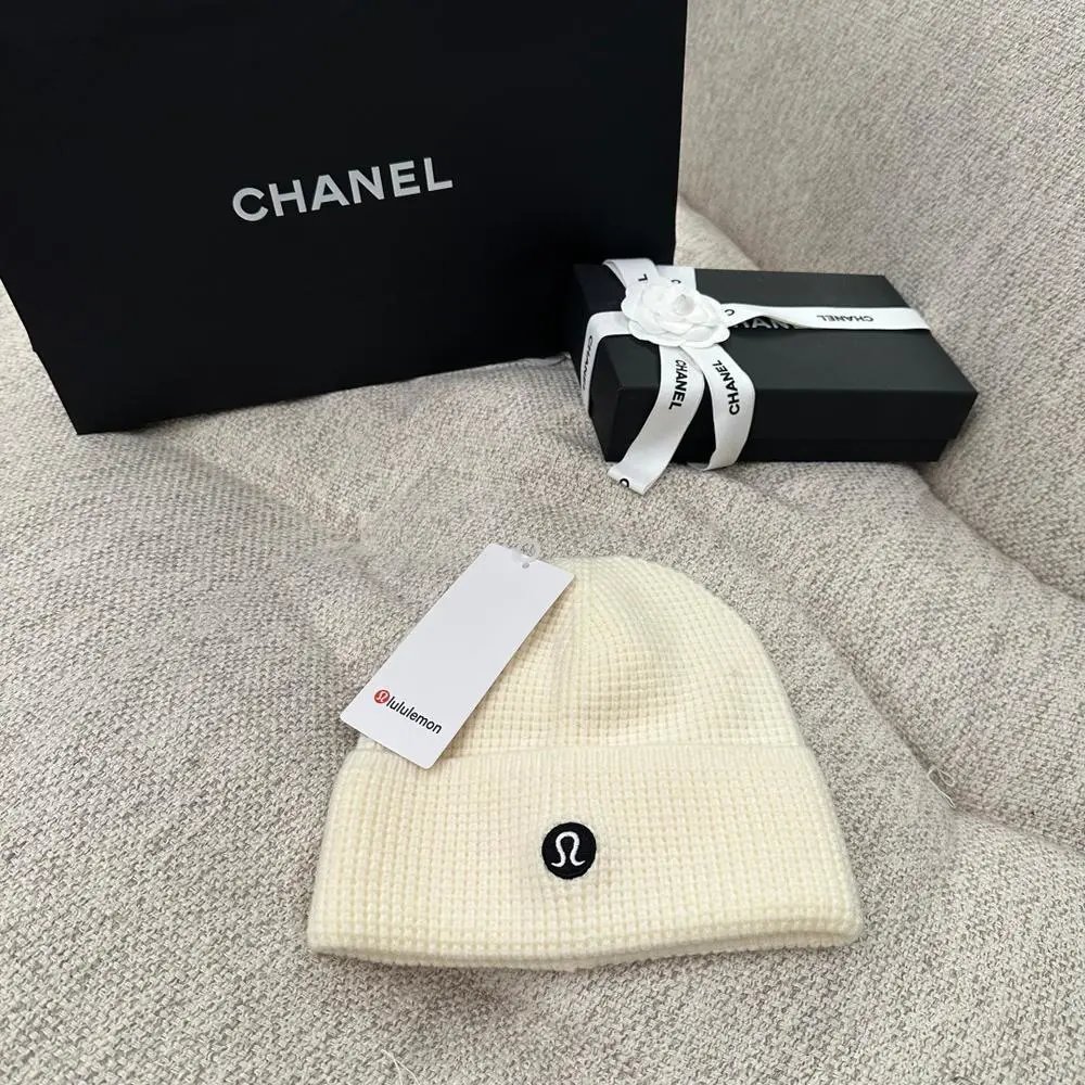 lululemon Hats Rib-knit cuffed beanie with logo patch image 6
