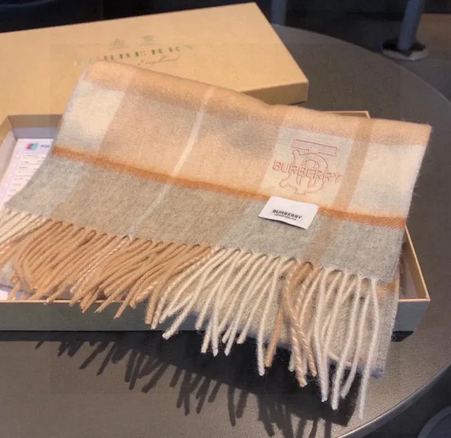 Burberry Scarves Fringed plaid scarf product detail image 3