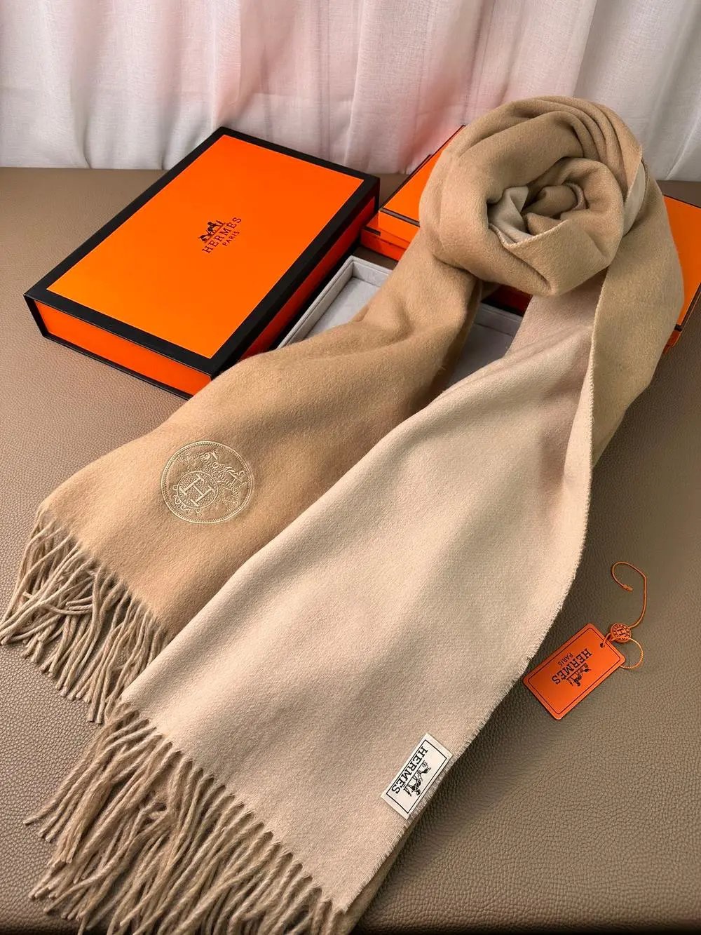 Hermès Scarves Fringed two-tone scarf with embossed H emblem image 5