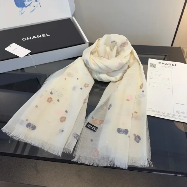 Chanel Scarves Logo-pattern fringed knit scarf product detail image 8