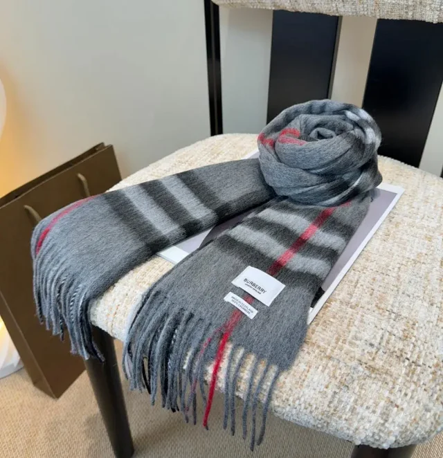 Burberry Scarves Fringed plaid scarf product detail image 10