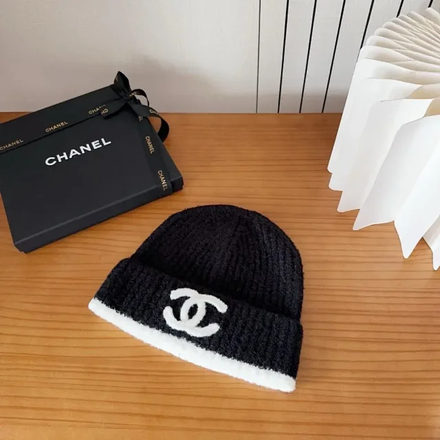 Chanel Hats Ribbed knit CC-logo beanie product detail image 5