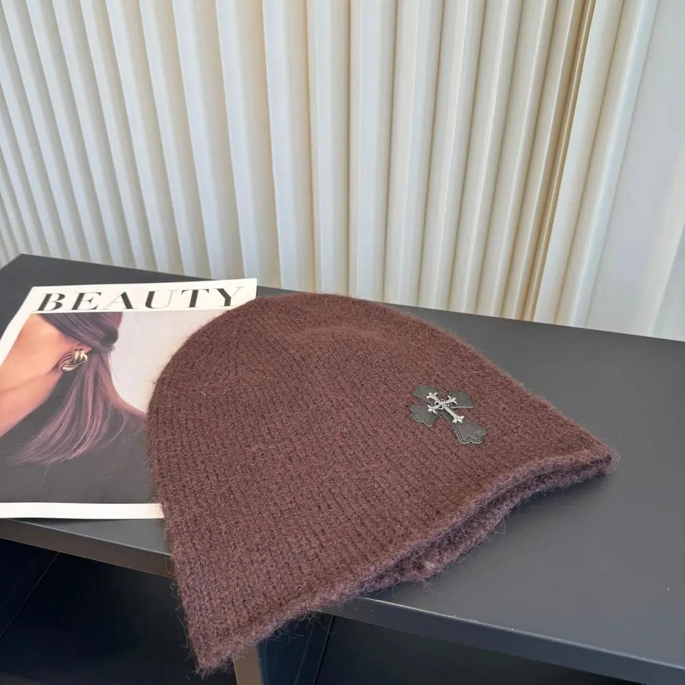 Unbranded Hats Knitted beanie with cross appliqué image 6