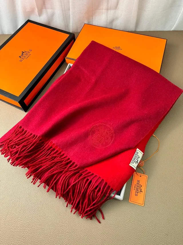 Hermès Scarves Fringed two-tone scarf with embossed H emblem product detail image 2