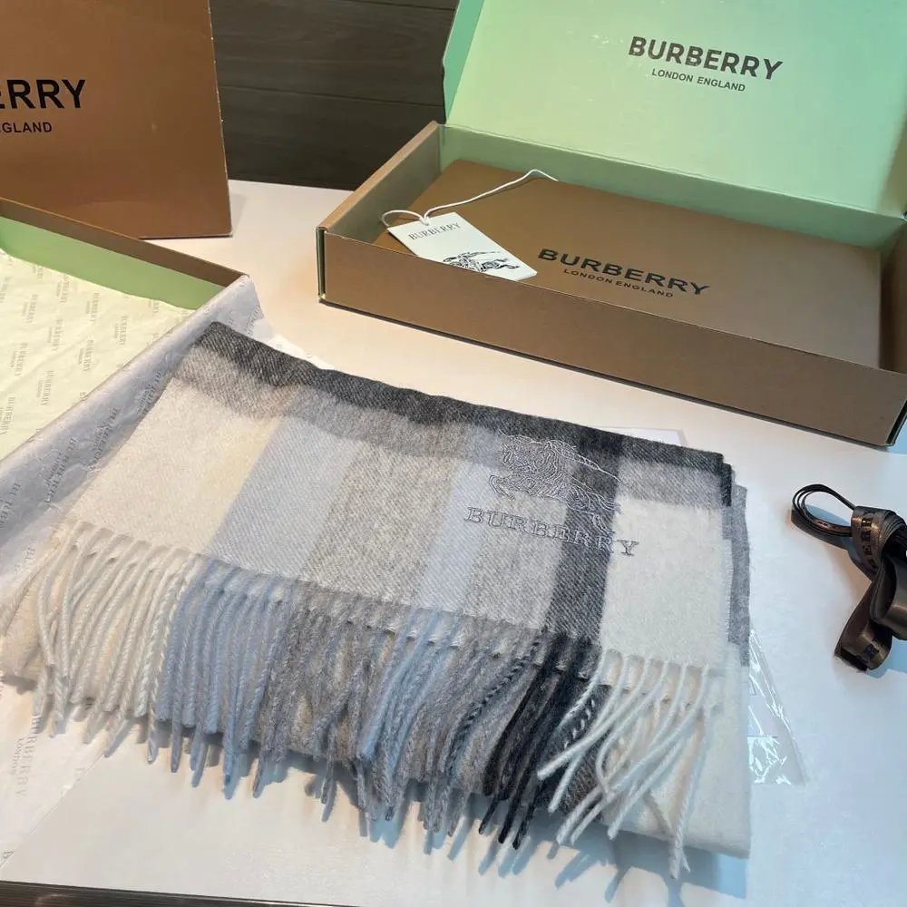Burberry Scarves Fringed plaid scarf with embroidered Equestrian Knight Design image 3
