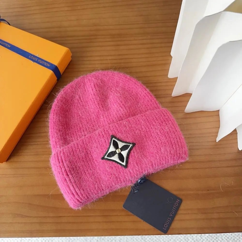 Louis Vuitton Hats Rib-knit cuffed beanie with floral emblem patch — Style 14