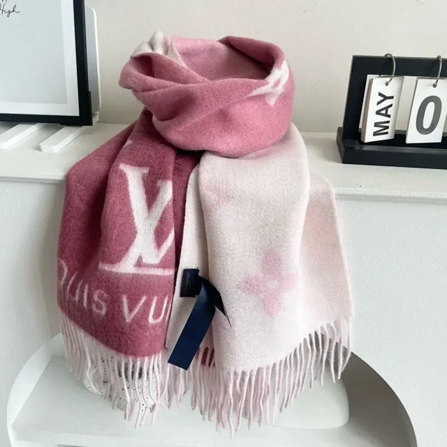 Louis Vuitton Scarves Monogram fringed scarf product detail image 5