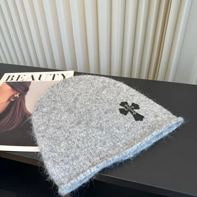 Unbranded Hats Knitted beanie with cross appliqué product detail image 2