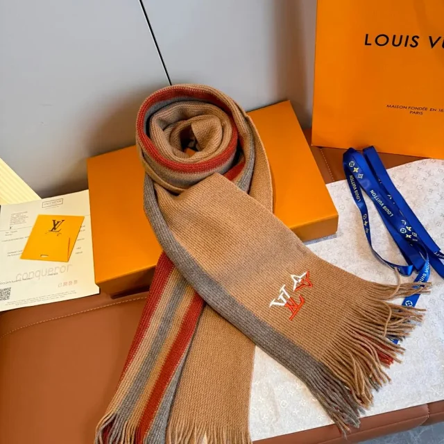 Louis Vuitton Scarves Monogram and fringed scarf styles product detail image 7