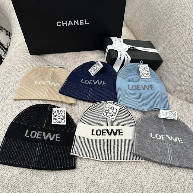 Loewe Hats Logo Knit Beanie product detail image 1