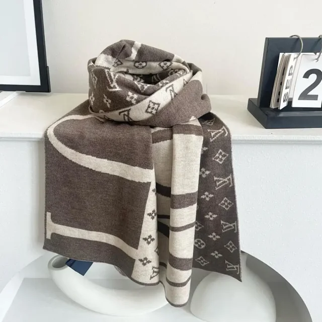 Louis Vuitton Scarves Monogram and checkered knit product detail image 4