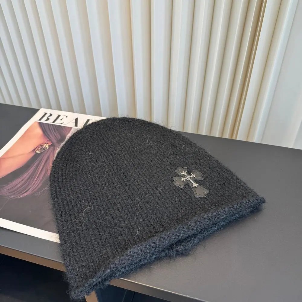 Unbranded Hats Knitted beanie with cross appliqué image 4