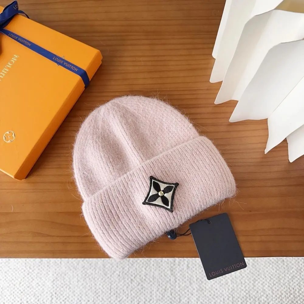 Louis Vuitton Hats Rib-knit cuffed beanie with floral emblem patch — Style 4