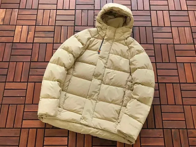 Woolrich Down Jackets Hooded quilted puffer jacket product detail image 3