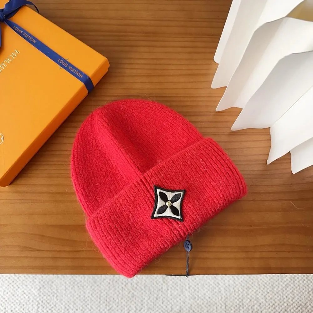 Louis Vuitton Hats Rib-knit cuffed beanie with floral emblem patch image 5