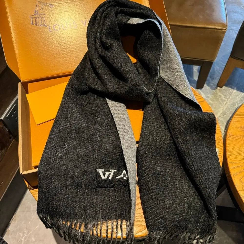 Louis Vuitton Scarves Monogram and fringed scarf styles image 5