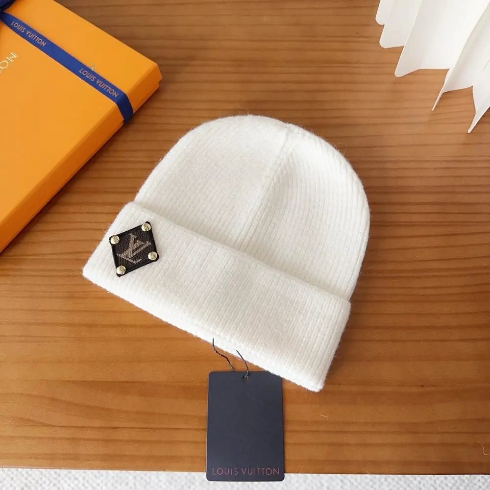Louis Vuitton Hats Ribbed Knit Cuffed Beanie with LV Patch — Style 3