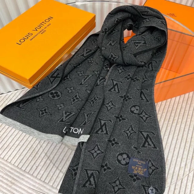 Louis Vuitton Scarves Monogram and fringed scarf styles product detail image 2