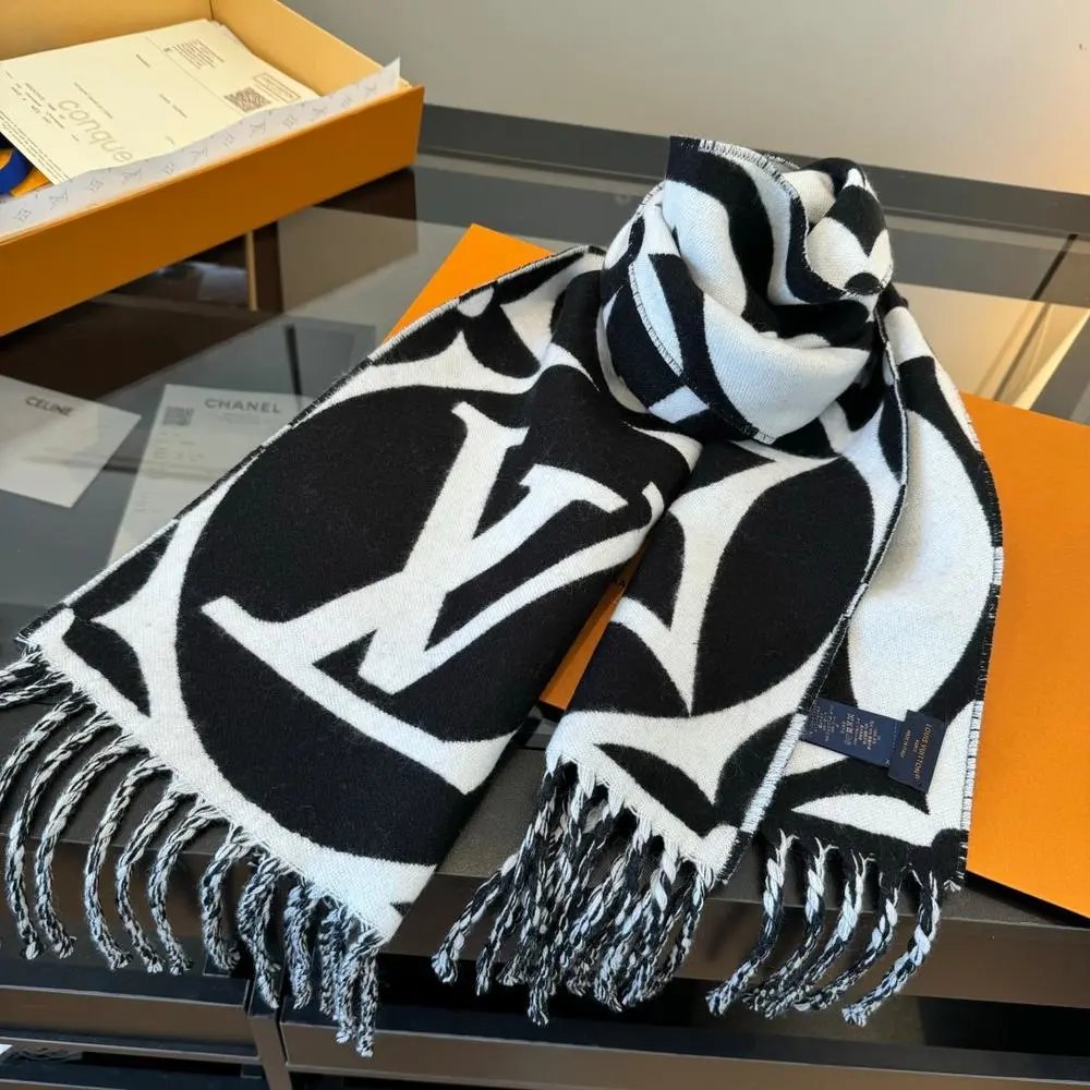 Louis Vuitton Scarves Fringed monogram and check pattern scarf image 9