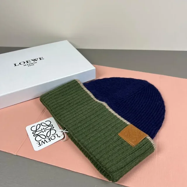 Loewe Hats Rib-knit cuffed beanie with contrast trim and Anagram patch product detail image 7