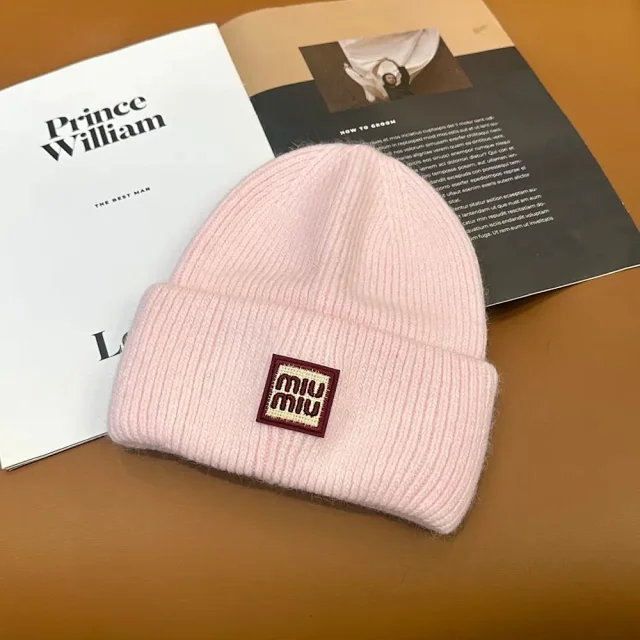 Miu Hats Rib-knit cuffed beanie with logo patch product detail image 3
