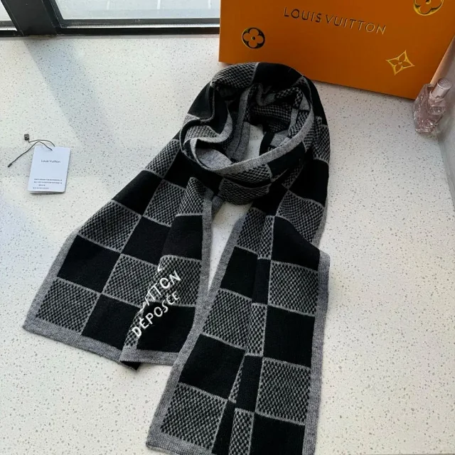 Louis Vuitton Scarves Monogram and checkered knit product detail image 9