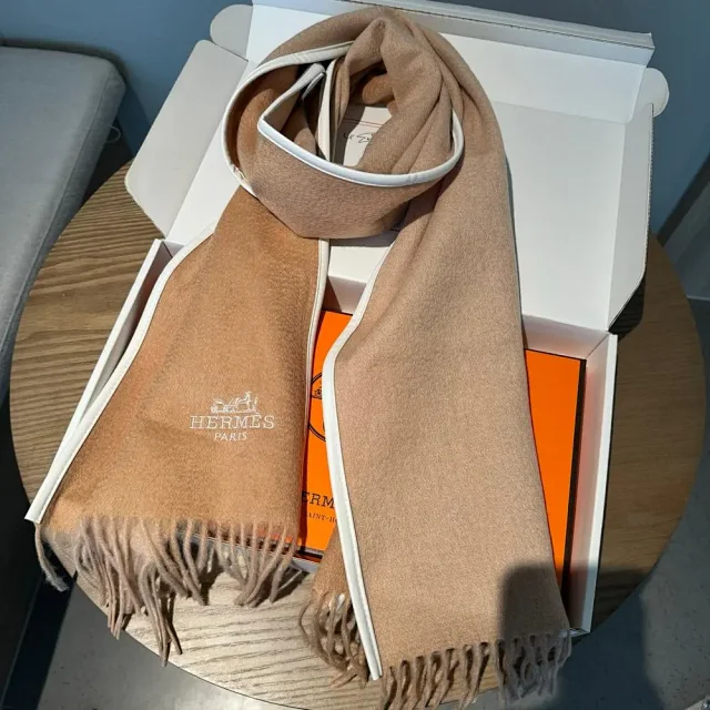 Hermès Scarves Fringed logo scarf product detail image 8