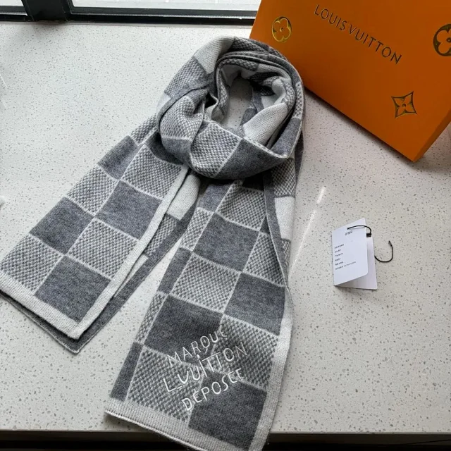 Louis Vuitton Scarves Monogram and checkered knit product detail image 10