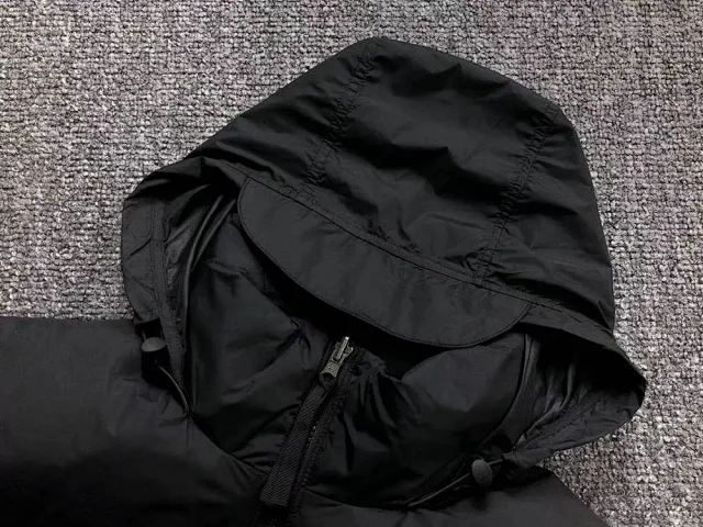 The North Face Vests 700-fill color-block puffer vest product detail image 6