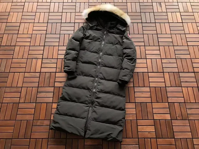 Canada Goose Down Jackets Long hooded fur-trim puffer product detail image 5