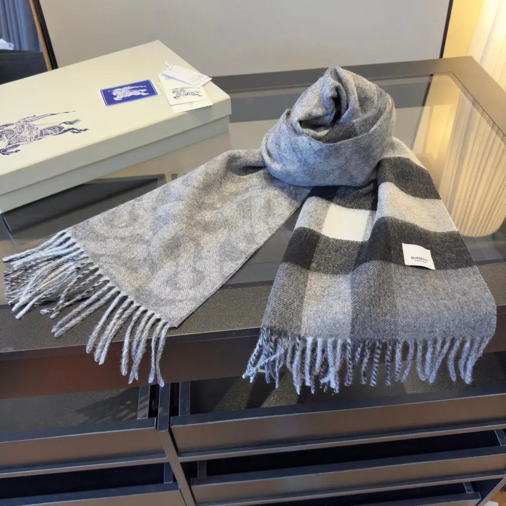 Burberry Scarves Checked and monogram fringed image 5