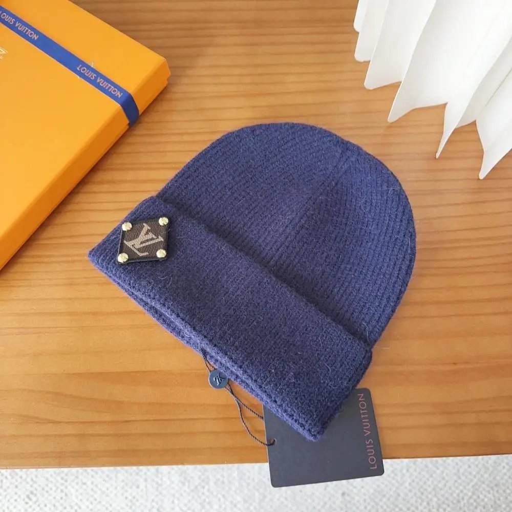 Louis Vuitton Hats Ribbed Knit Cuffed Beanie with LV Patch image 4