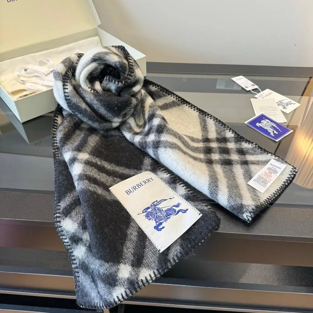 Burberry Scarves Fringed check scarf image 9