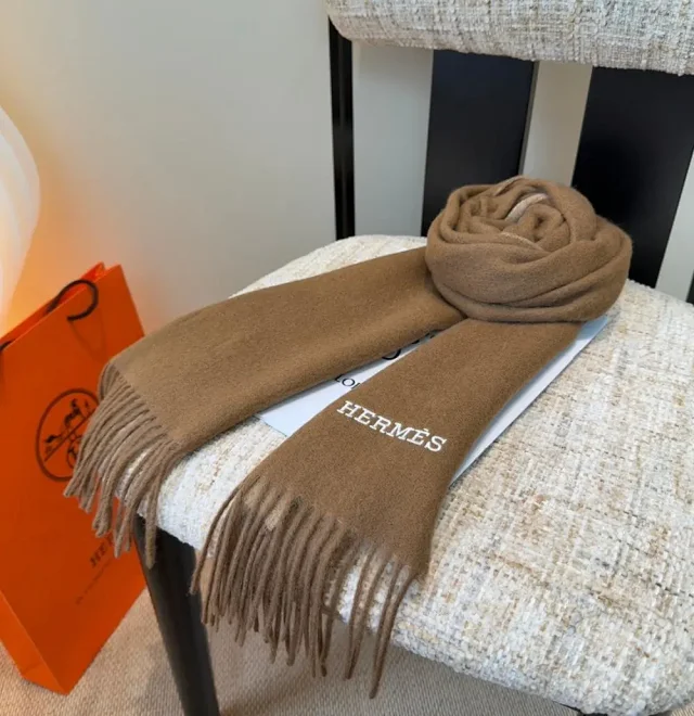 Hermès Scarves Fringed embroidered scarf product detail image 2