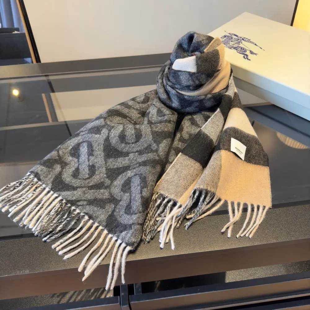 Burberry Scarves Checked and monogram fringed image 6