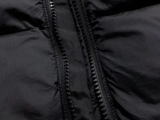 The North Face Vests 700-fill color-block puffer vest product detail image 7