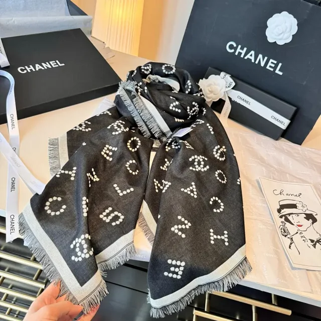 Chanel Scarves Logo Print and Knit Scarf product detail image 2